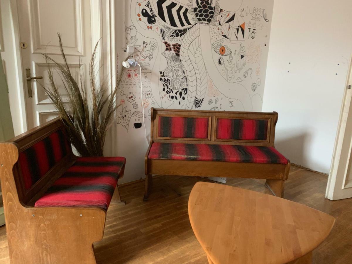 Black Dog Hostel Будапеща Екстериор снимка